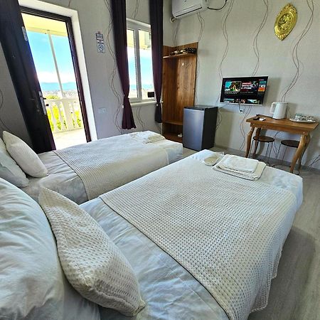 Hilltop Guest House Koetaisi Buitenkant foto
