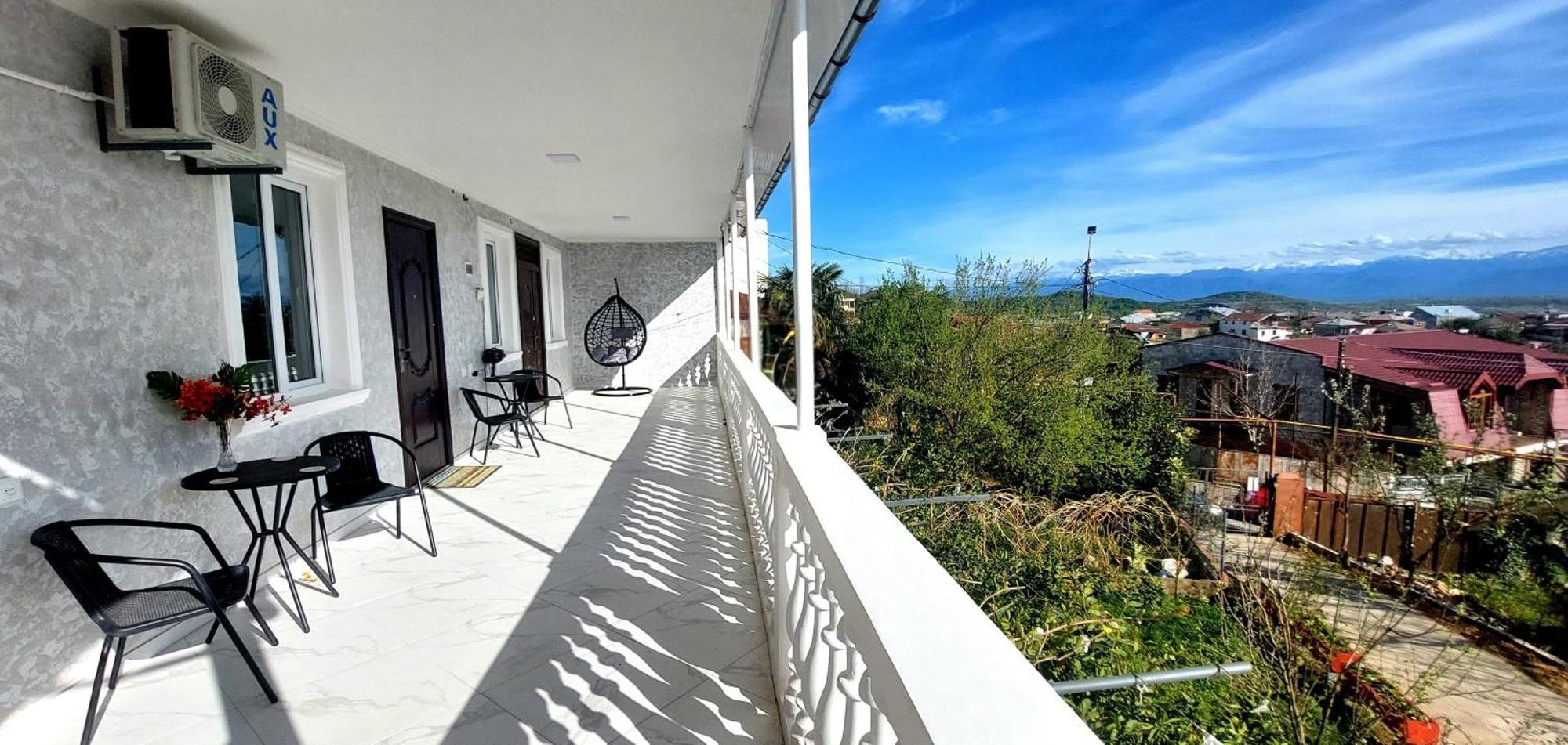 Hilltop Guest House Koetaisi Buitenkant foto