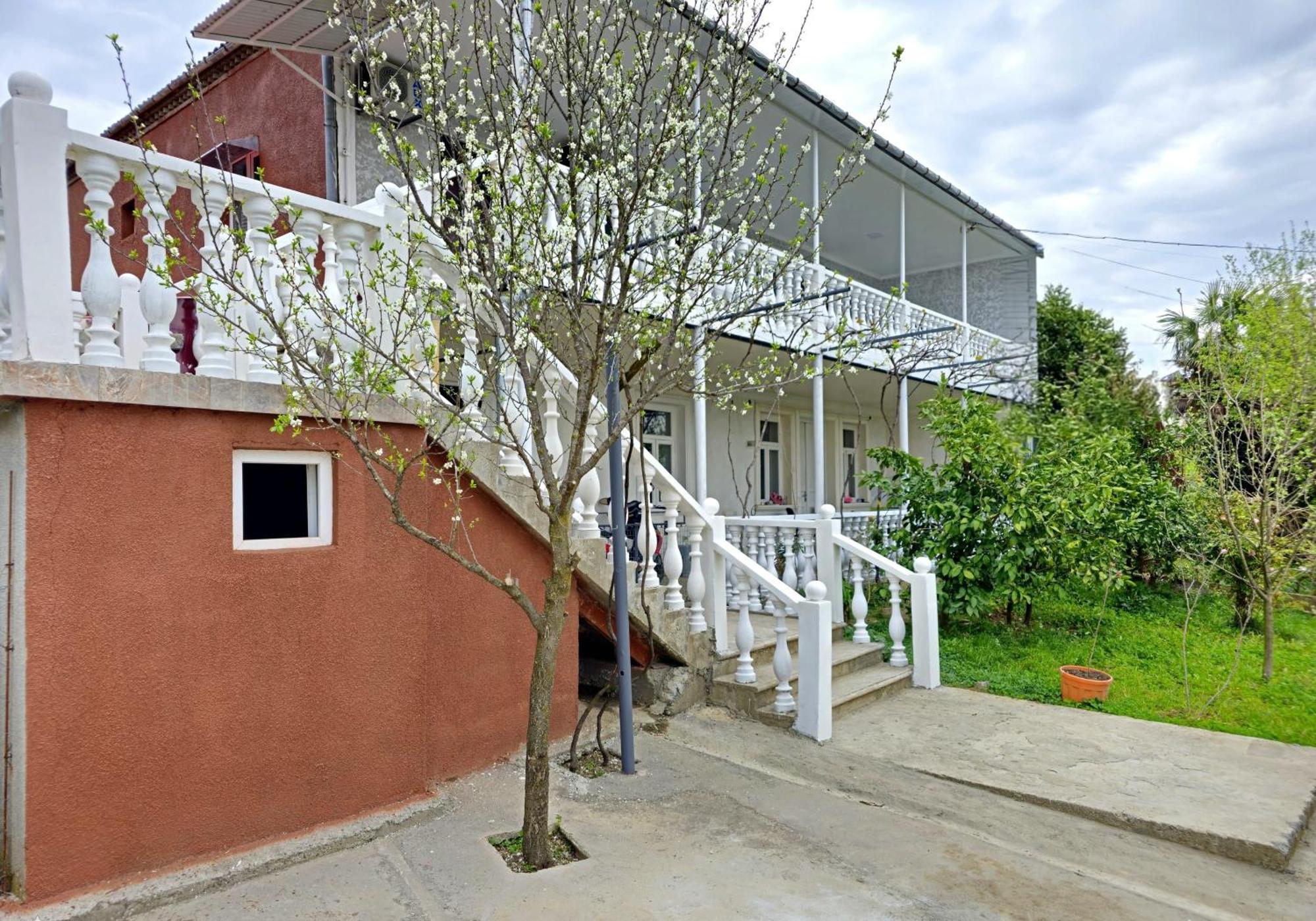 Hilltop Guest House Koetaisi Buitenkant foto